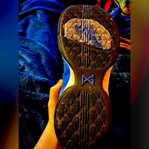 blue basketball Paul George’s. lowest i will go is 45. stockx is asking 11